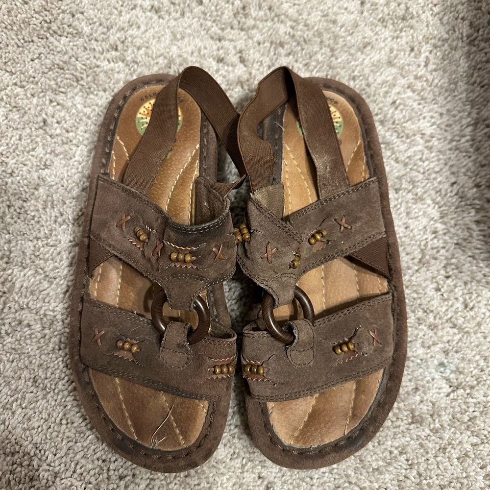 earth brand sandals